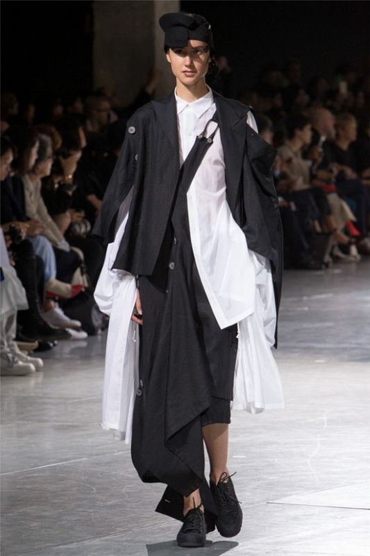 Yohji Yamamoto 2018春夏系列时装秀